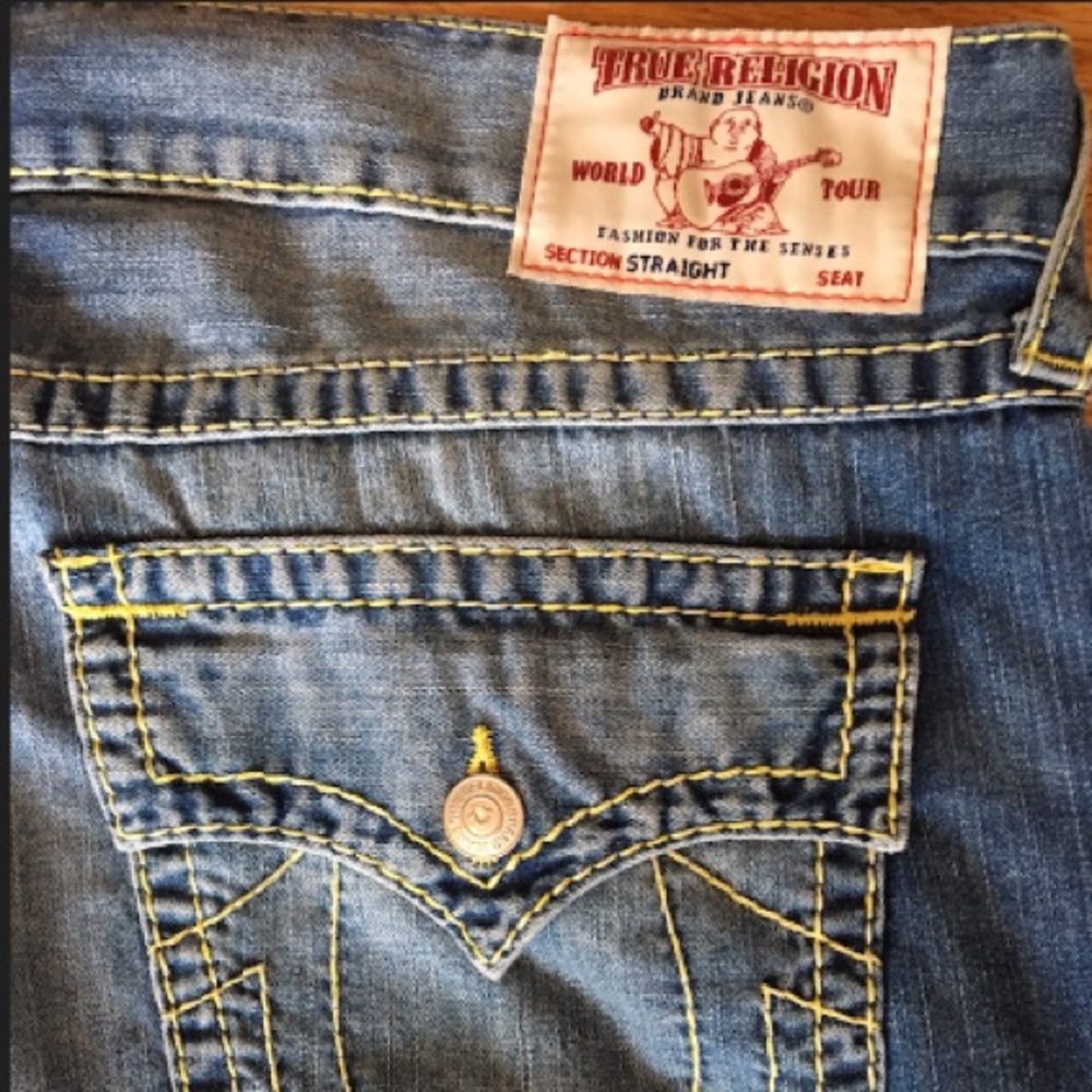 True Religion Straight Flap BIG T Distressed Jeans - Picture 4 of 8